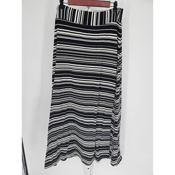 Roz & Ali Women's Black-White Striped Polyester Stretch Waist Skirt Size M - Picture 1 of 4